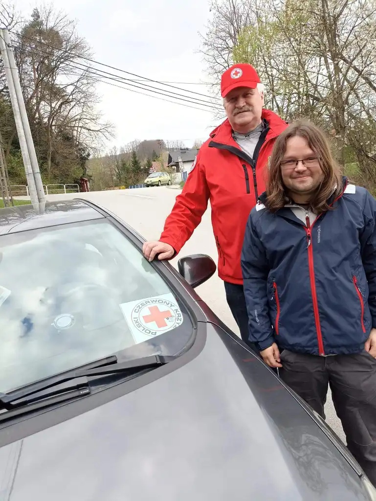 W Centrum Kulturalno-Społecznym w Marcinkowicach powstały siatki maskujące dla ukraińskich żołnierzy