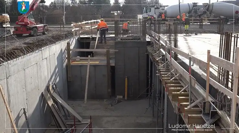 Nowy Sącz: Trwa budowa miejskich apartamentowców