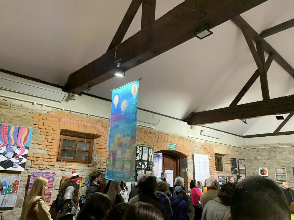 Wystawa Chruślicka 6 ART w Muzeum Dwory Karwacjanów i Gładyszów w Szymbarku