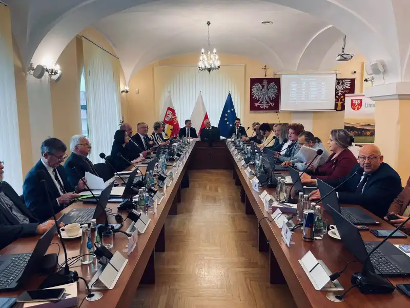 Wicewojewoda Mateusz Małodziński w Limanowej. Uczestniczył w XXXIII sesji Rady Powiatu