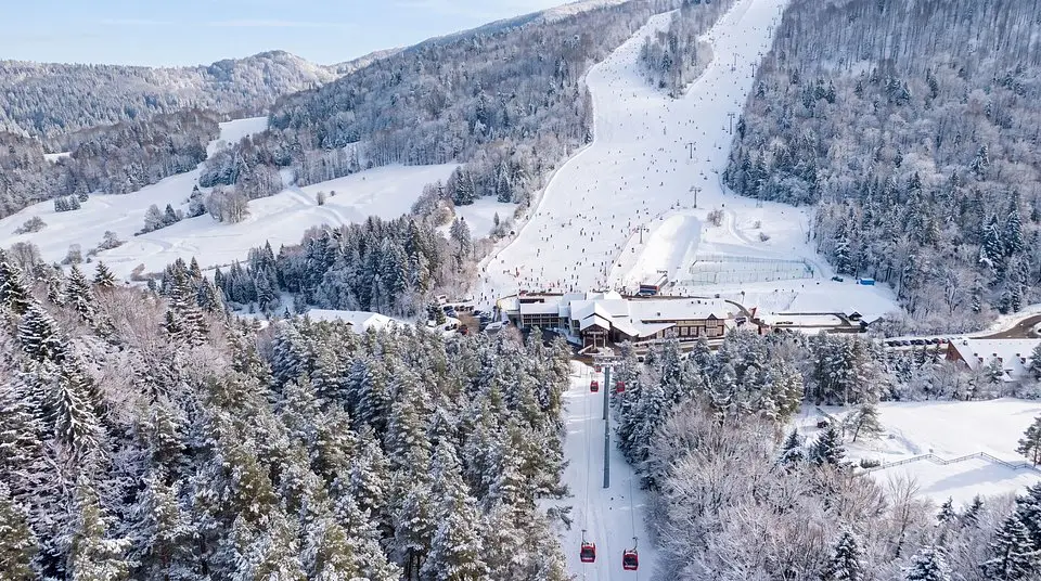 Krynica-Zdrój: będzie nowa atrakcja. Gondola połączy centrum z dolną stacją kolei na Jaworzynę