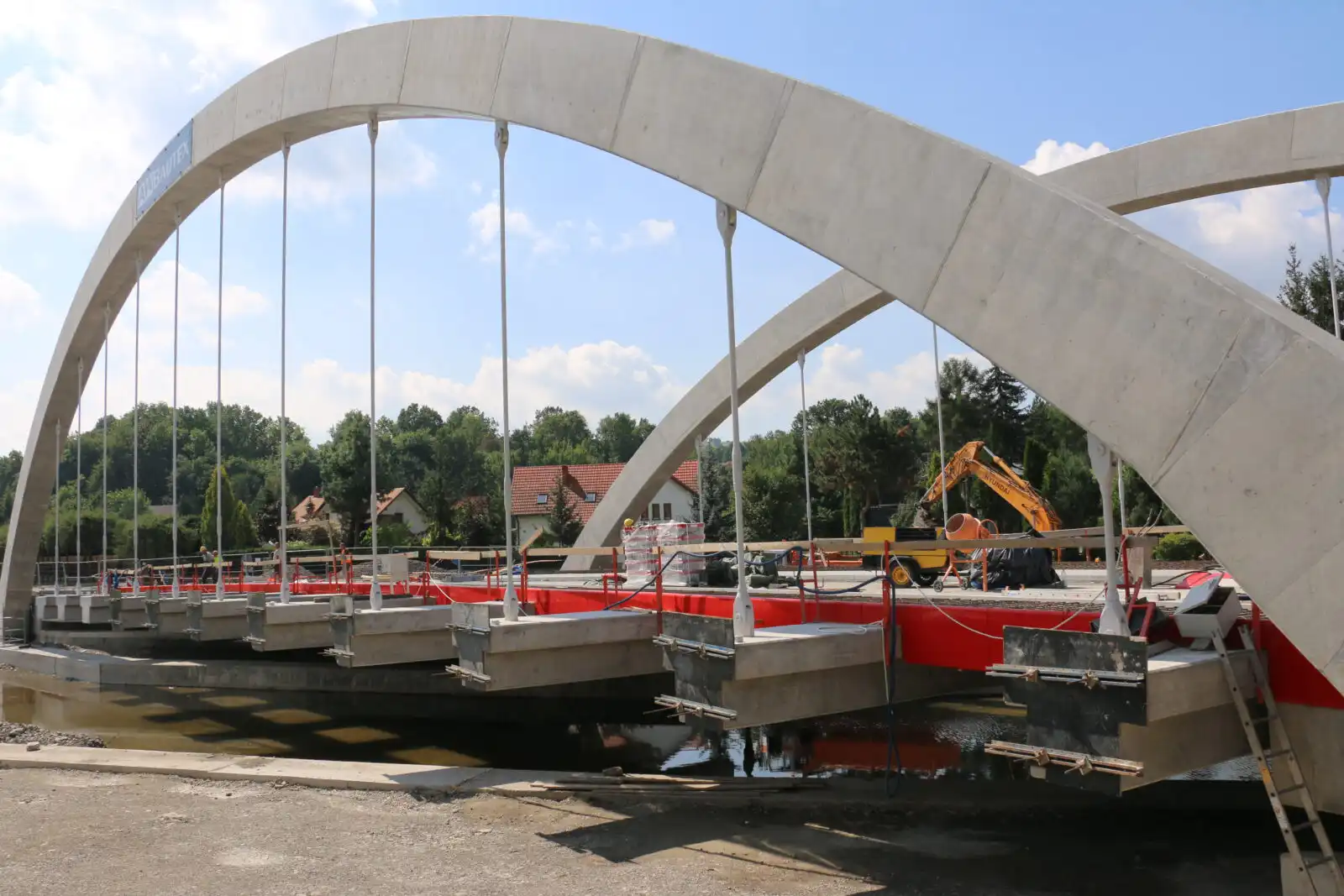 Limanowa: Postępuje budowa mostu na ulicy Lipowej
