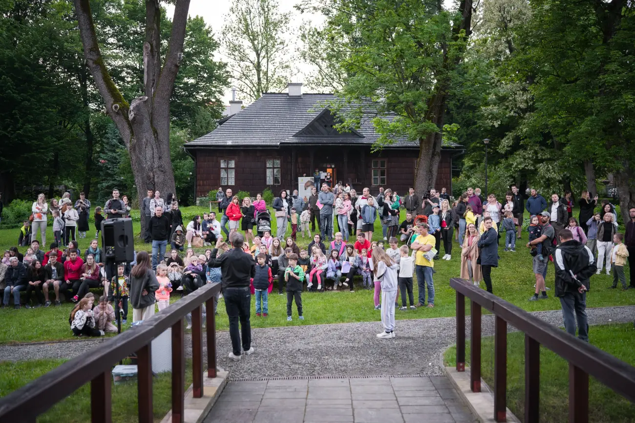 Łosie zaprasza na noc pełną tajemnic. W roli głównej podkowiec mały