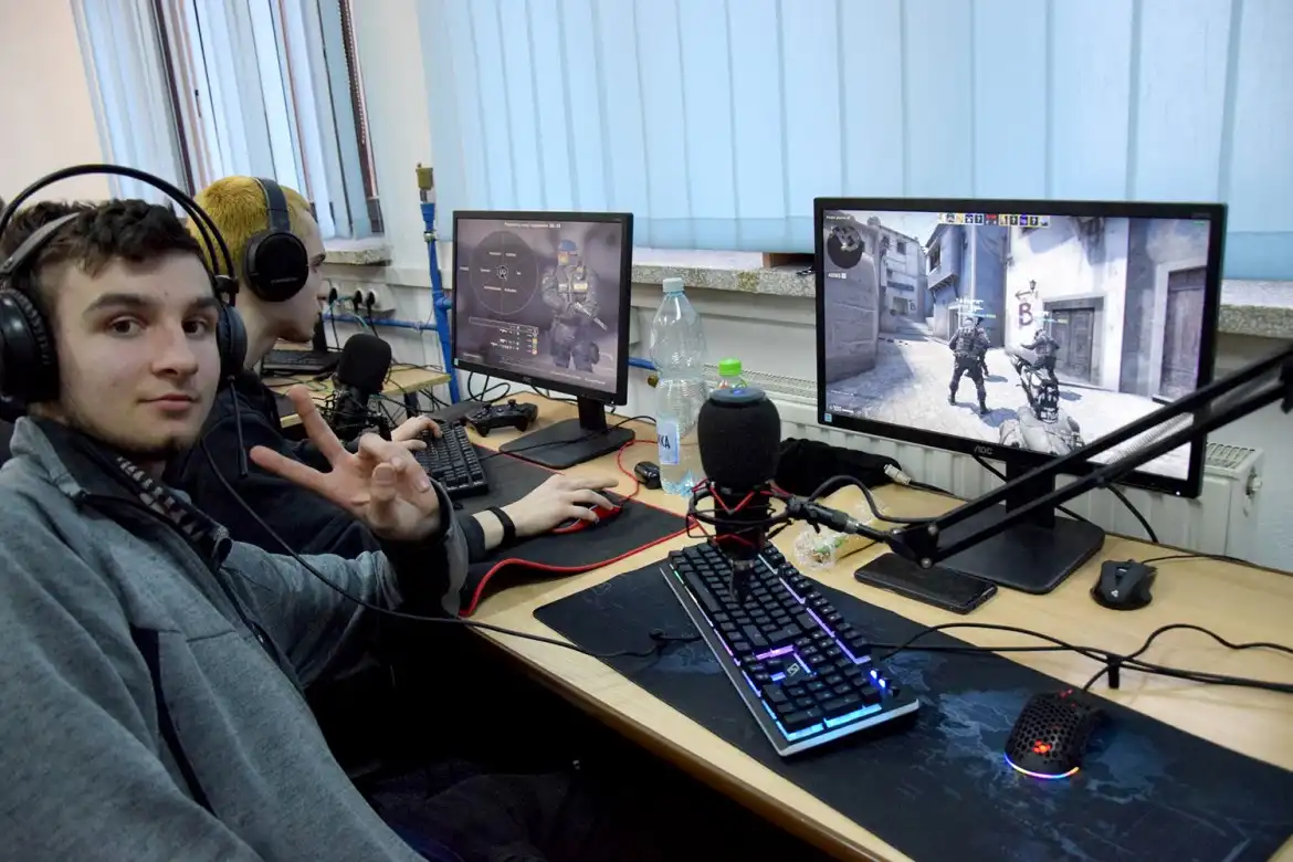 Uczniowie ZSP w Krynicy-Zdroju uczestniczyli w wieczorze gier komputerowych