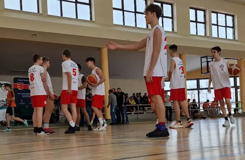 Reprezentanci grybowskiego liceum najlepsi w koszykówce