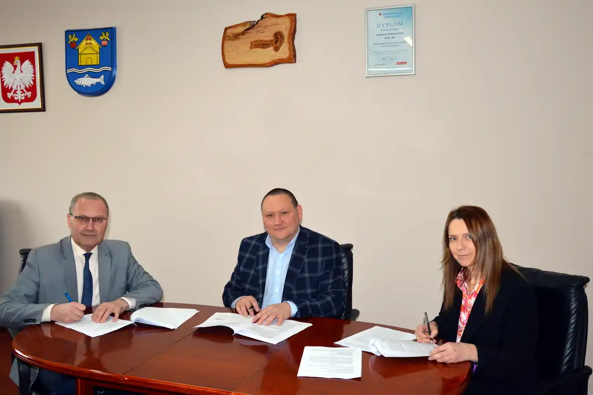 Umowa na budowę drogi gminnej Tęgoborze - koło szkoły podpisana