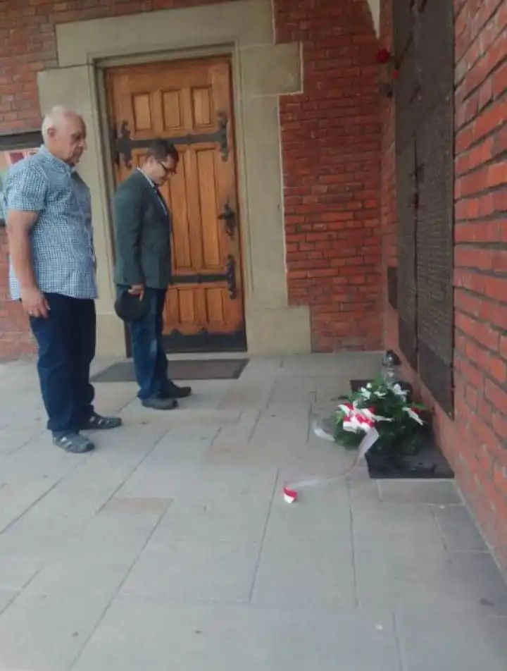 Narodowcy uczcili pamięć i oddali cześć pomordowanym przez NKWD