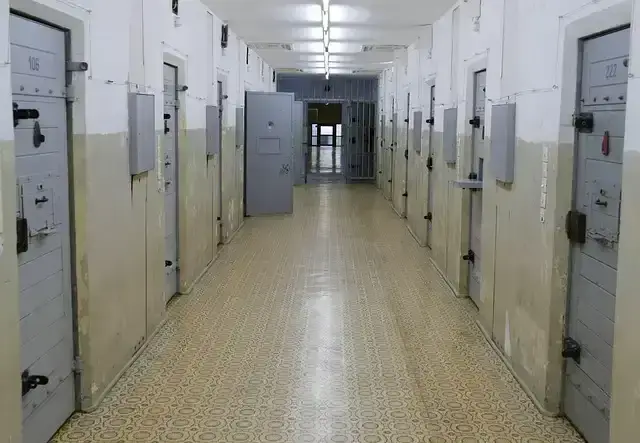 Groził pensjonariuszom i pracownikom DPS-u. 57-latek został aresztowany