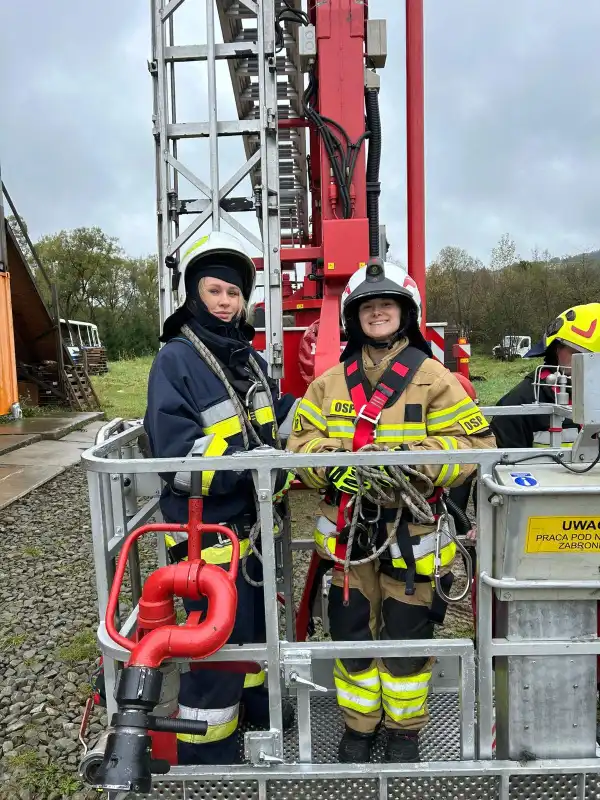 Z komory ogniowej na tor przeszkód. Kursanci OSP w akcji!