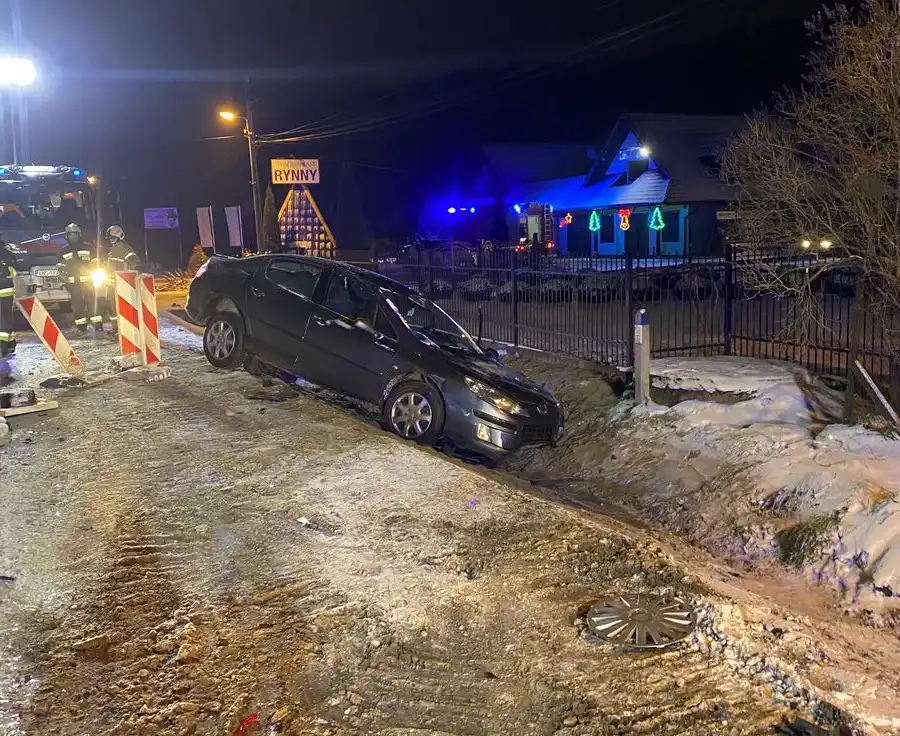 Wypadek w Gołkowicach Dolnych. Zderzyły się 4 samochody. Trzy osoby w szpitalu