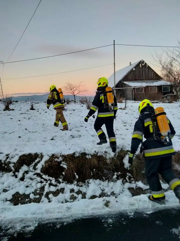 Lipowe: Pożar garażu w budynku mieszkalnym. Jedna osoba poszkodowana