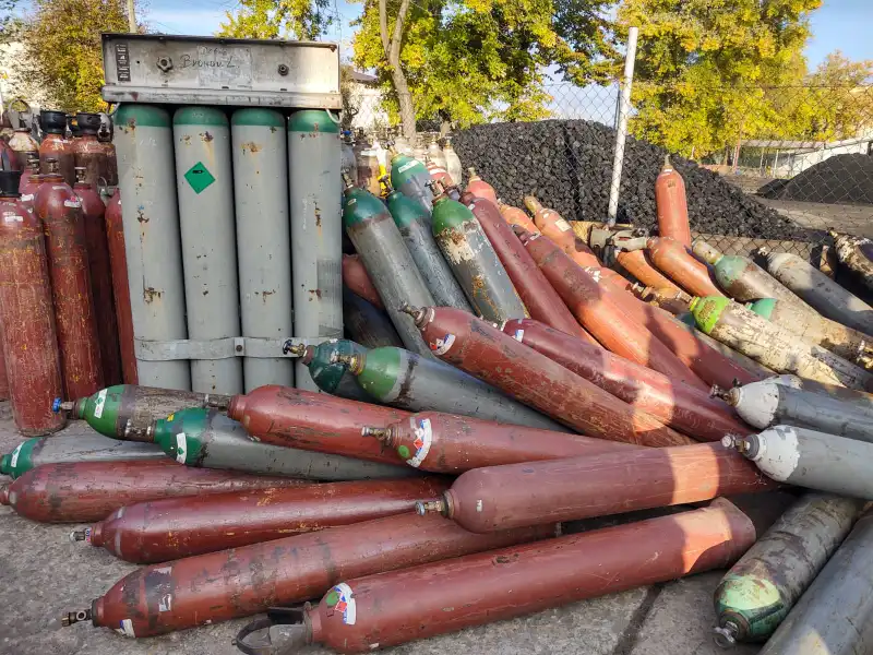 Nowy Sącz: Na składzie przewróciło się 119 butli