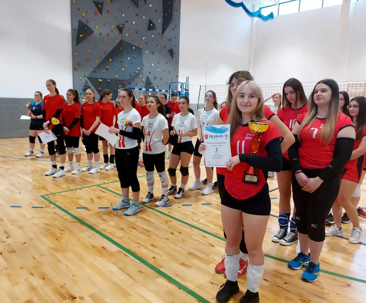 Licealistki ze Starego Sącza najlepsze w siatkówce