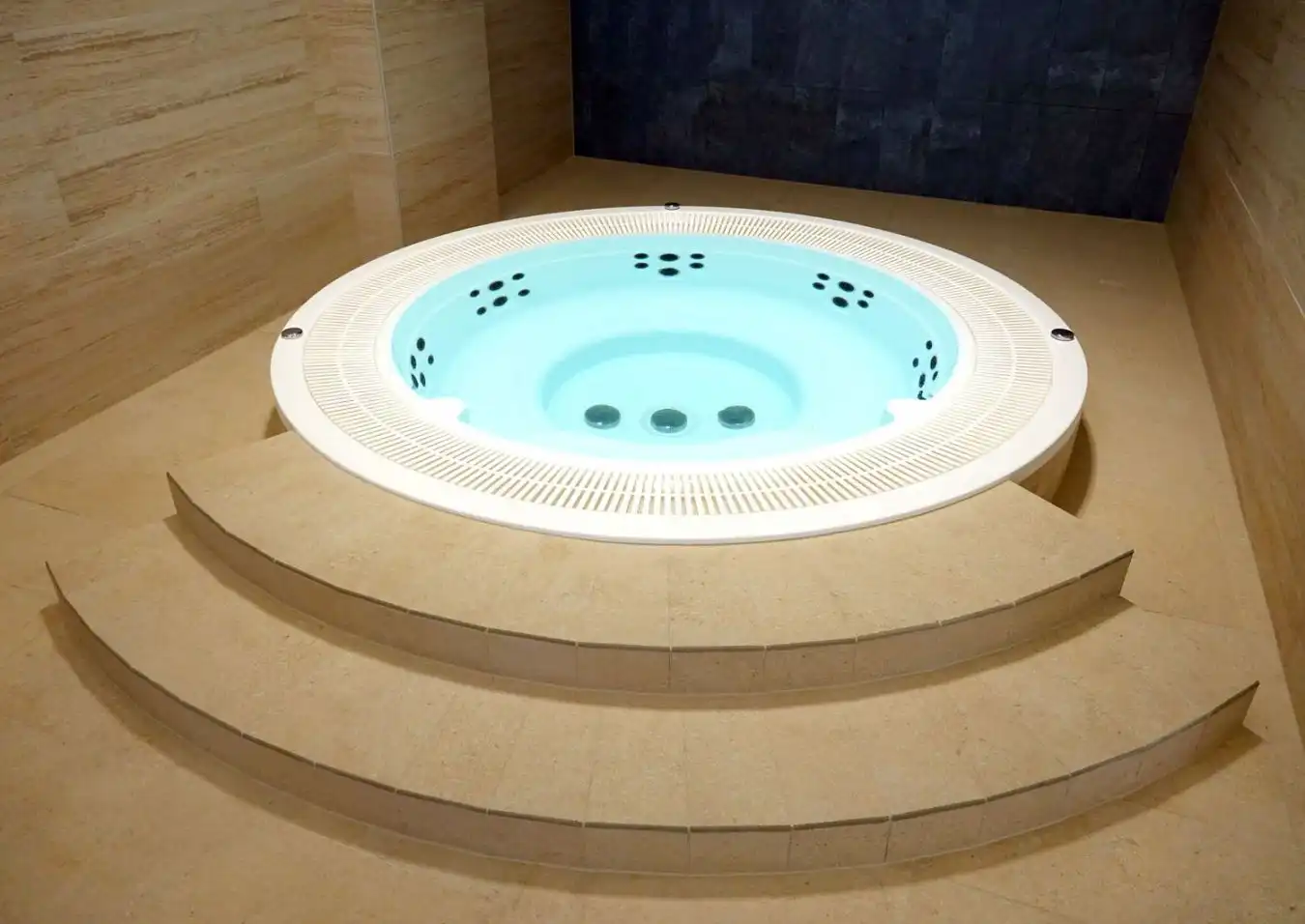 Basen w Korzennej oficjalnie otwarty