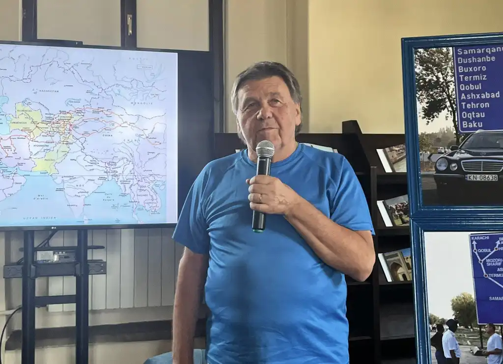 Fascynująca podróż Jedwabnym Szlakiem. Spotkanie z Henrykiem Januszem w sądeckiej bibliotece