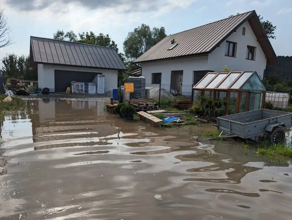 Sądecczyzna: Sobotnie intensywne opady deszczu przysporzyły pracy strażakom. Podjęli ponad 50 interwencji