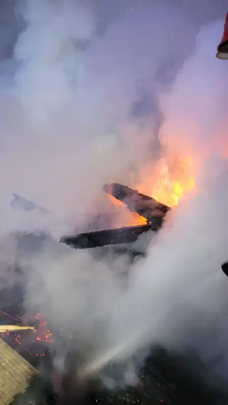 Pożar w Szczawniku. Prawdopodobną przyczyną podpalenie