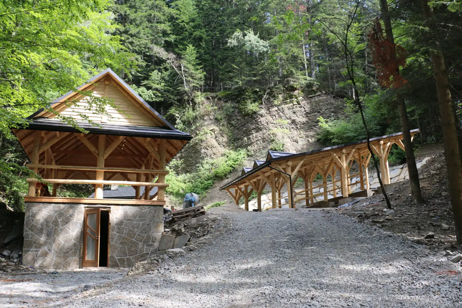 Limanowa: Przy ul. Kasprowicza w tzw. kamieniołomie powstaje nowa infrastruktura turystyczna