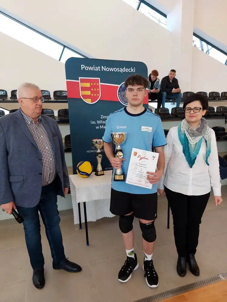 Uczniowie z ZSZ w Grybowie najlepsi w siatkówce