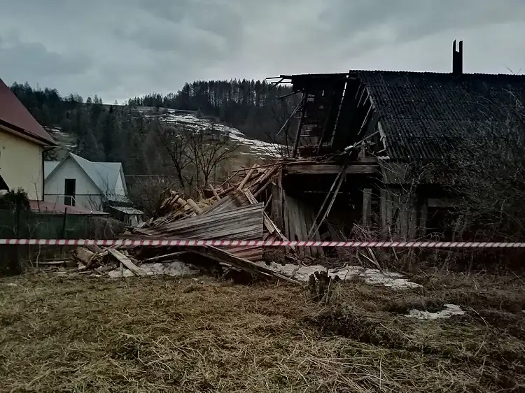 W Wierchomli Wielkiej zawalił się budynek gospodarczy