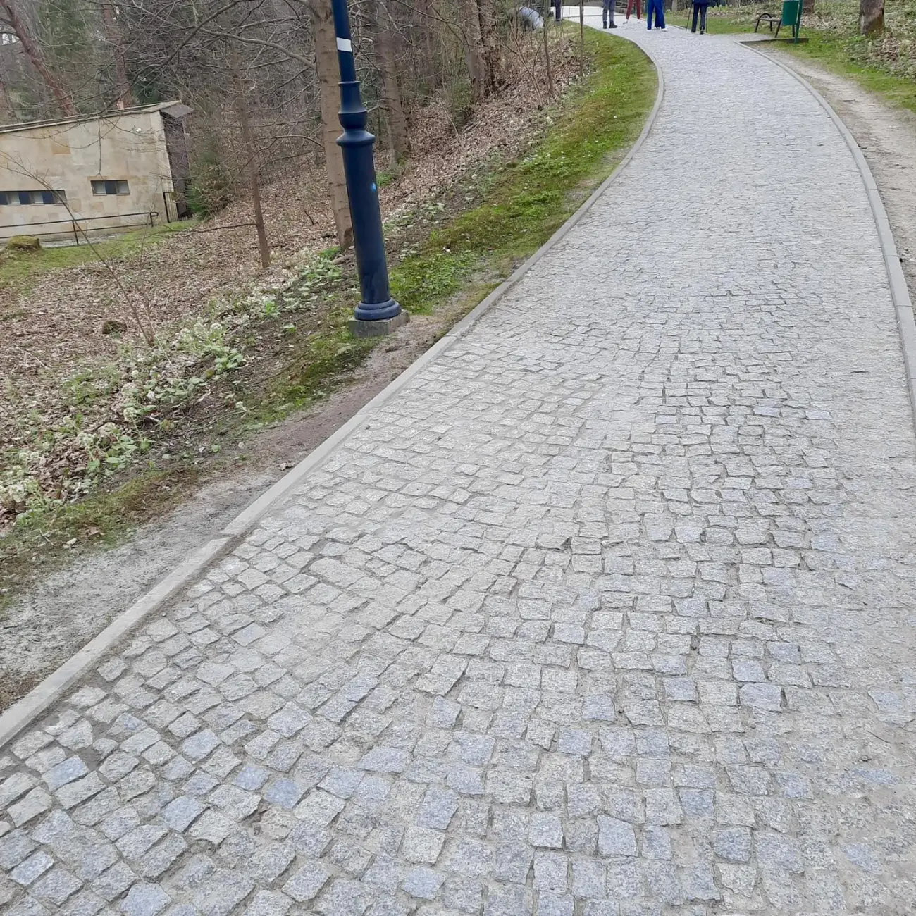 Parki, chodniki i inwestycje. Wiosenne prace w uzdrowisku