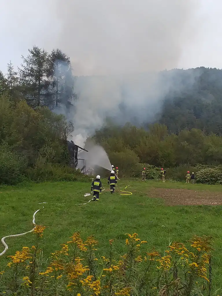 Pożar w Marcinkowicach. Spłonął drewniany budynek