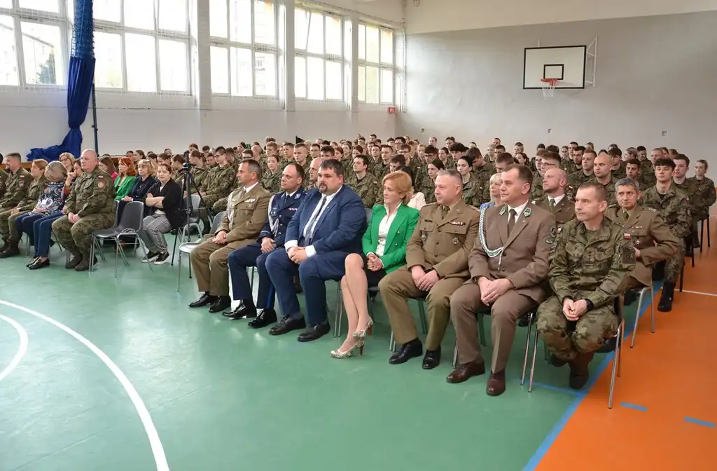 Sądeccy mundurowi opowiedzieli uczniom o zawodzie policjanta