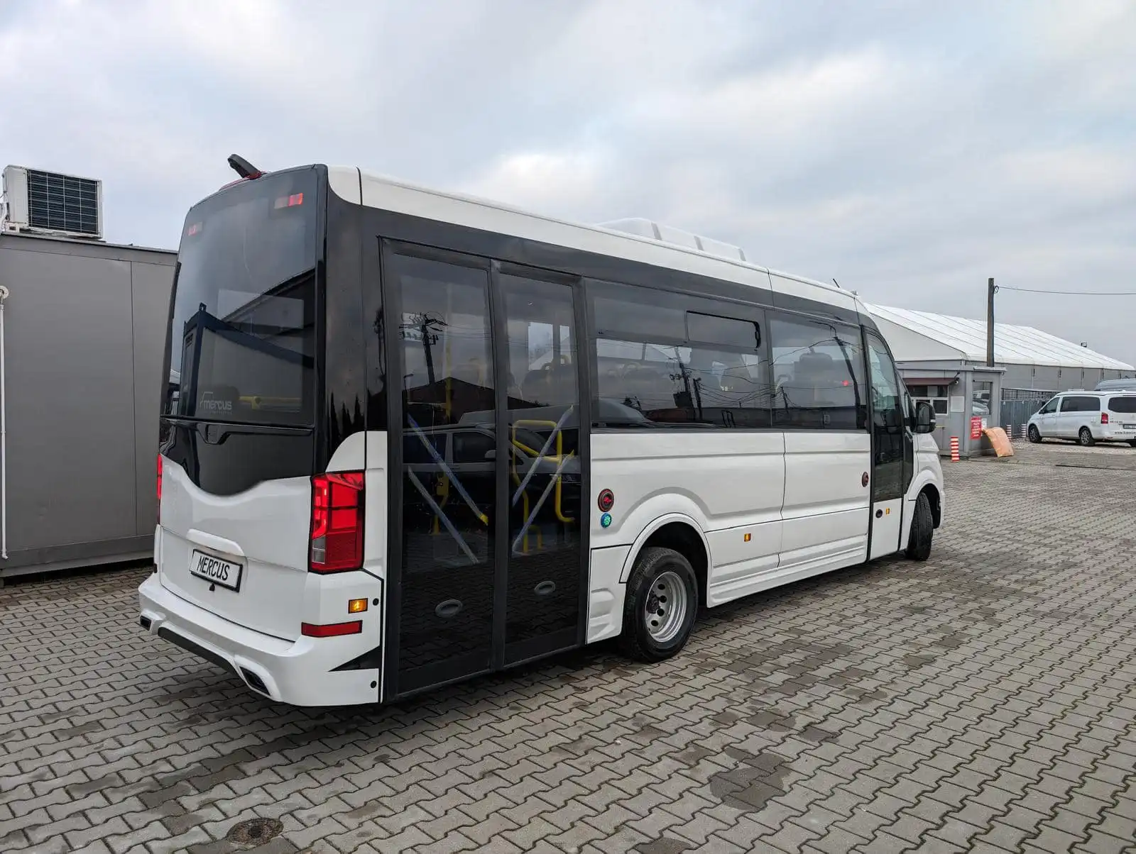 Nowoczesność na trasie Wola Kurowska – Nowy Sącz. Nowy autobus i zniżki dla seniorów