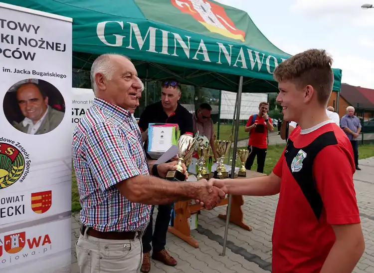 W Nawojowej odbył się XIV Powiatowy Turniej Piłki Nożnej Chłopców o Puchar Starosty Nowosądeckiego