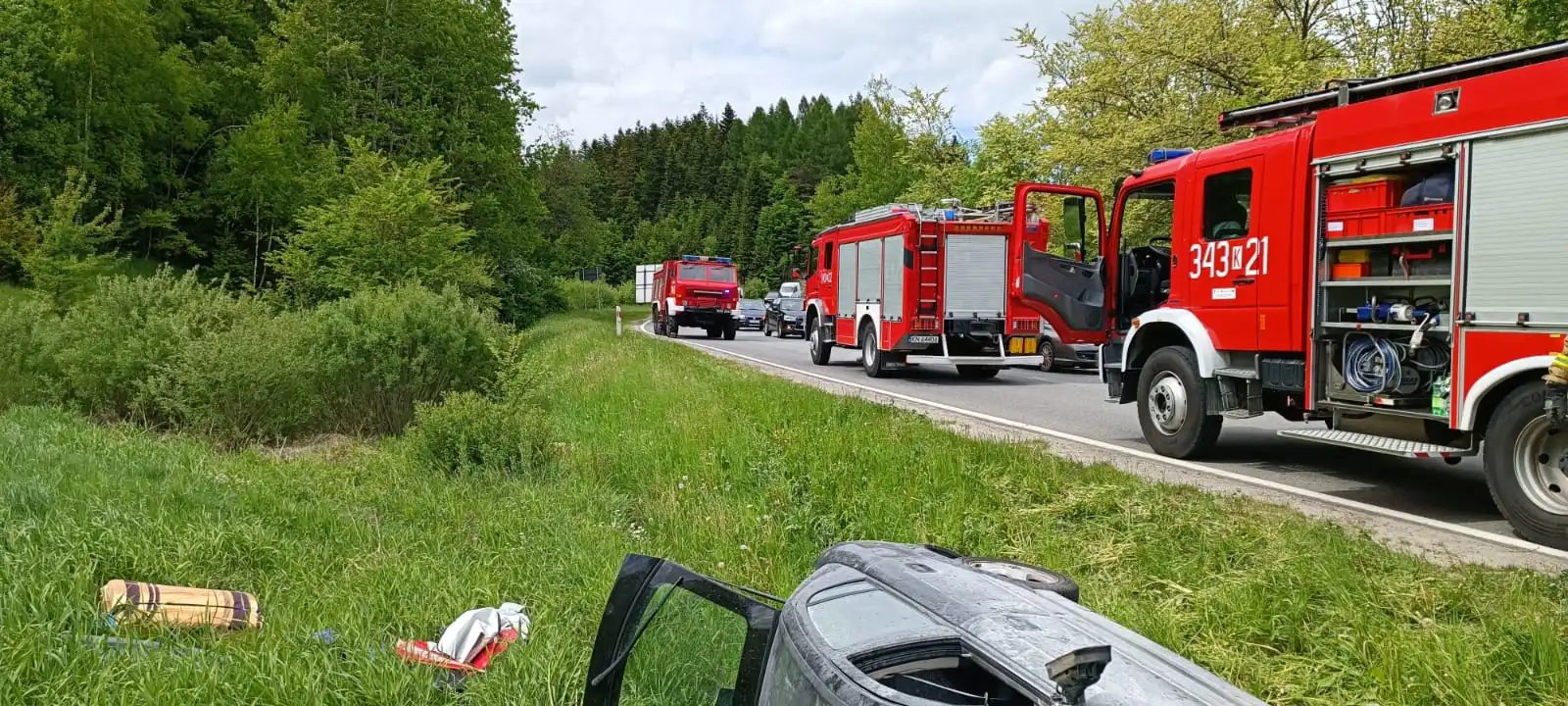 Krynica-Zdrój: Opel wypadł z drogi i uderzył w przepust