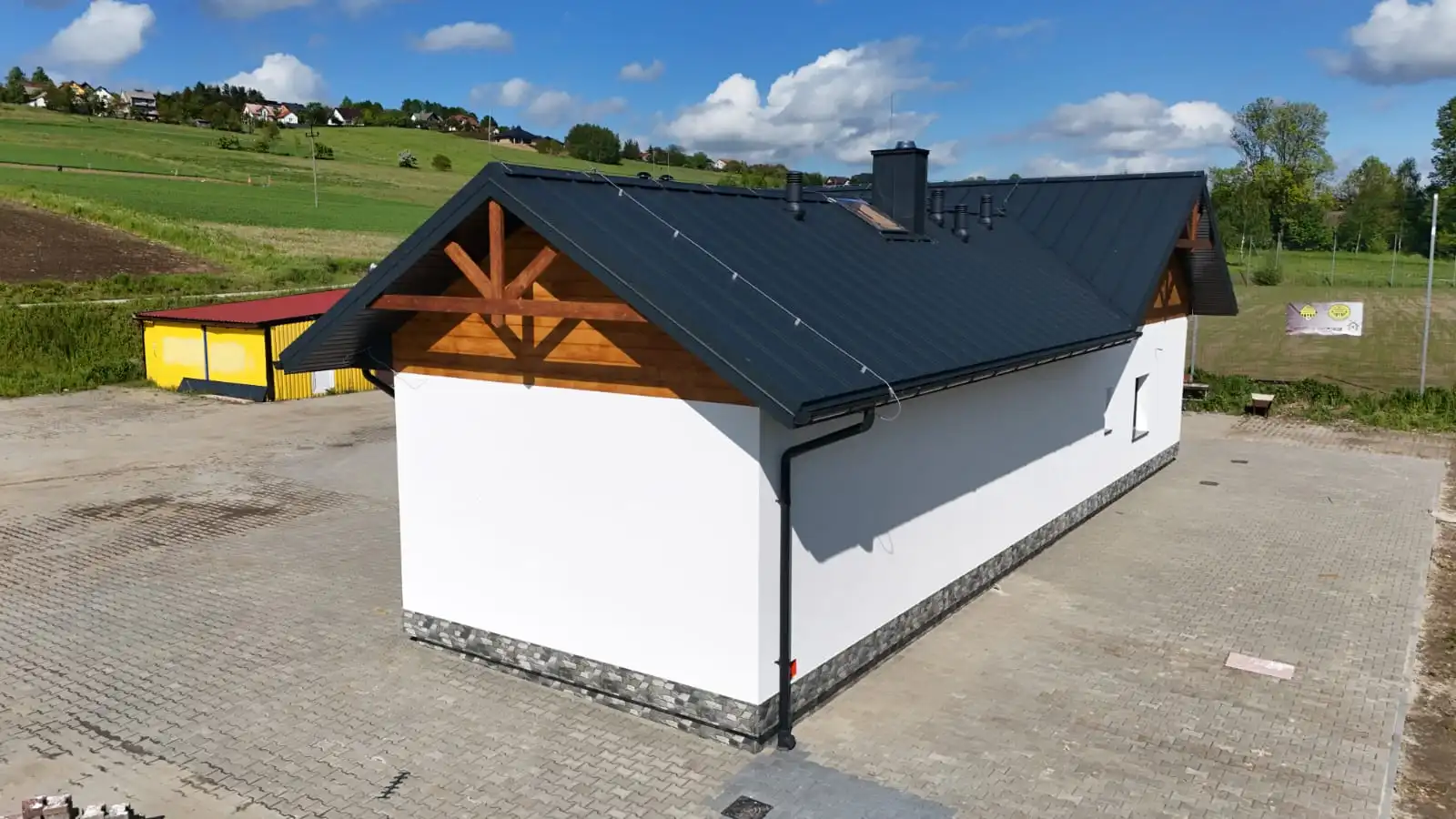 Nowoczesny kompleks dla piłkarzy w Mogilnie prawie gotowy