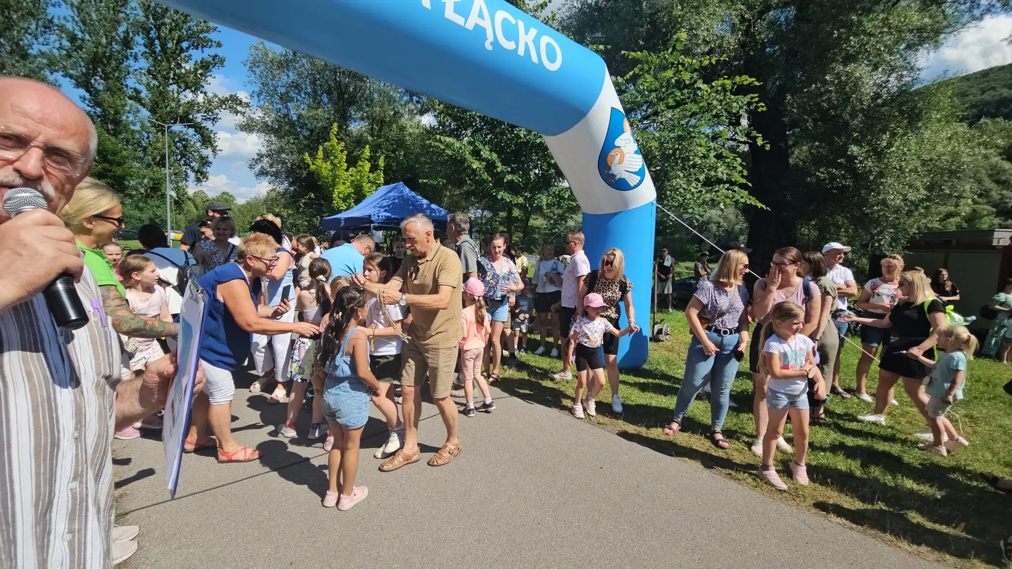 Wakacje rozpoczęte z przytupem. Piknik nad Dunajcem w Łącku pełen atrakcji