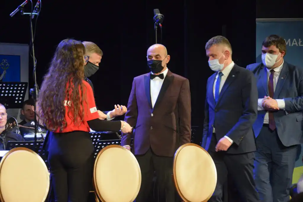 Andrzej Lis odznaczony Medalem Stulecia Odzyskanej Niepodległości. W Starym Sączu odbył się benefis honorowego krwiodawcy