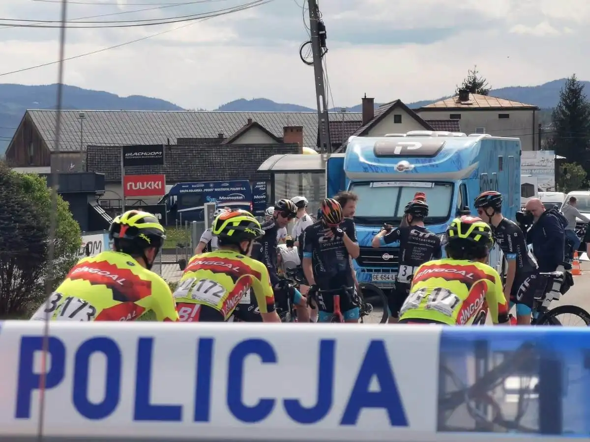 Policjanci zabezpieczali Karpacki Wyścig Kurierów