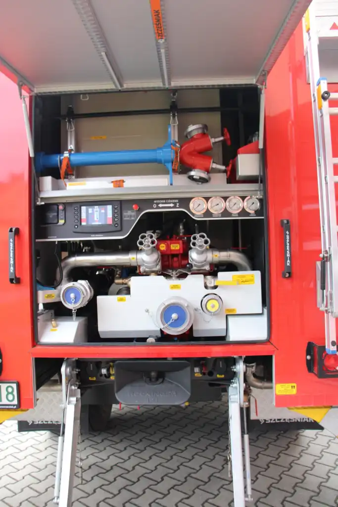 Strażacy z PSP Limanowa mają nowy samochód ratowniczo-gaśniczy