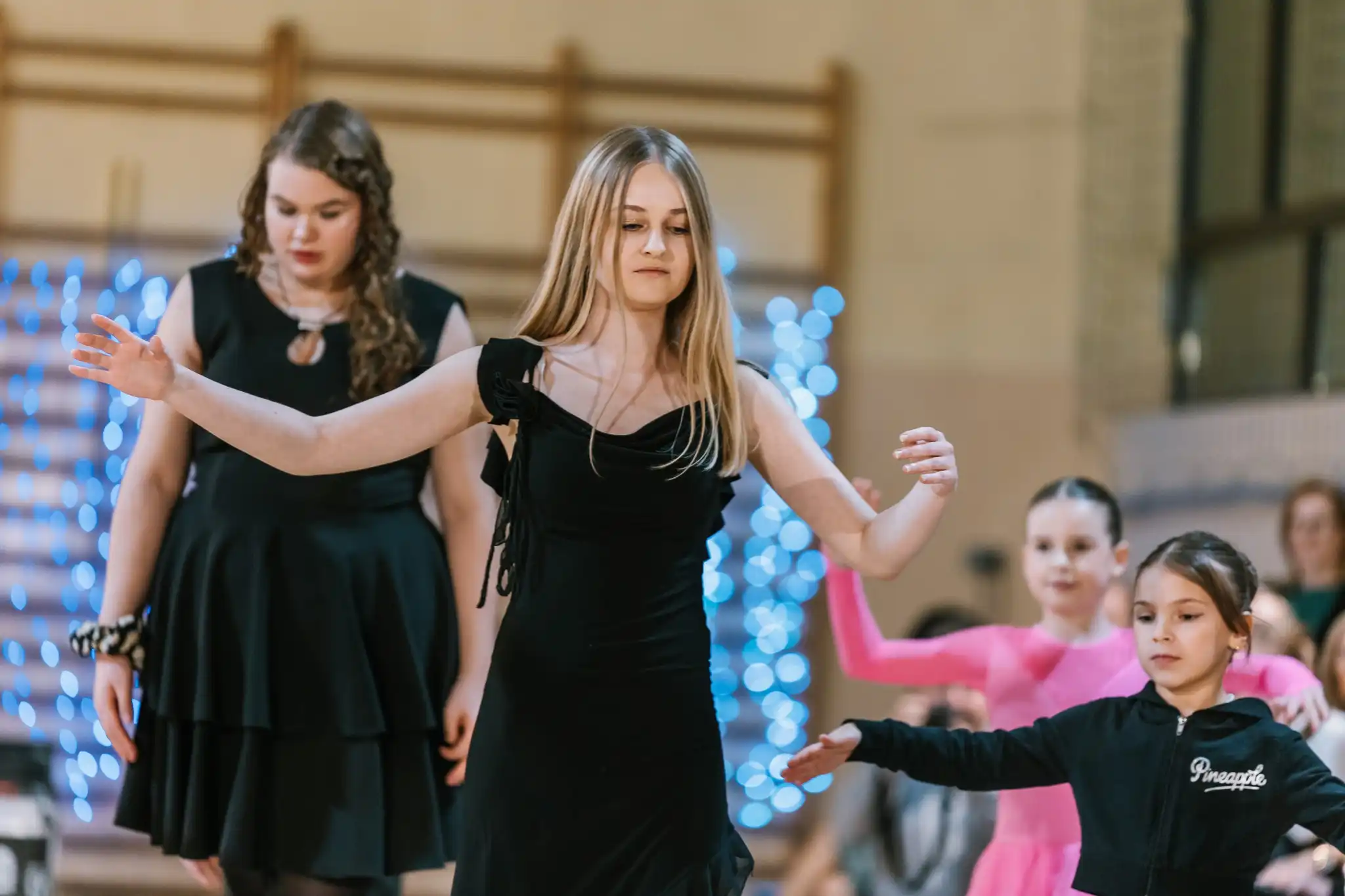 Taniec łączy pokolenia. 3. Mistrzostwa KTT AXIS w Nowym Sączu