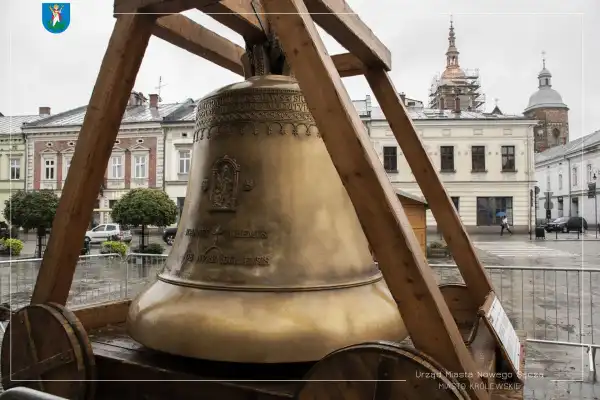 W Nowym Sączu pojawiła się replika dzwonu Zygmunta