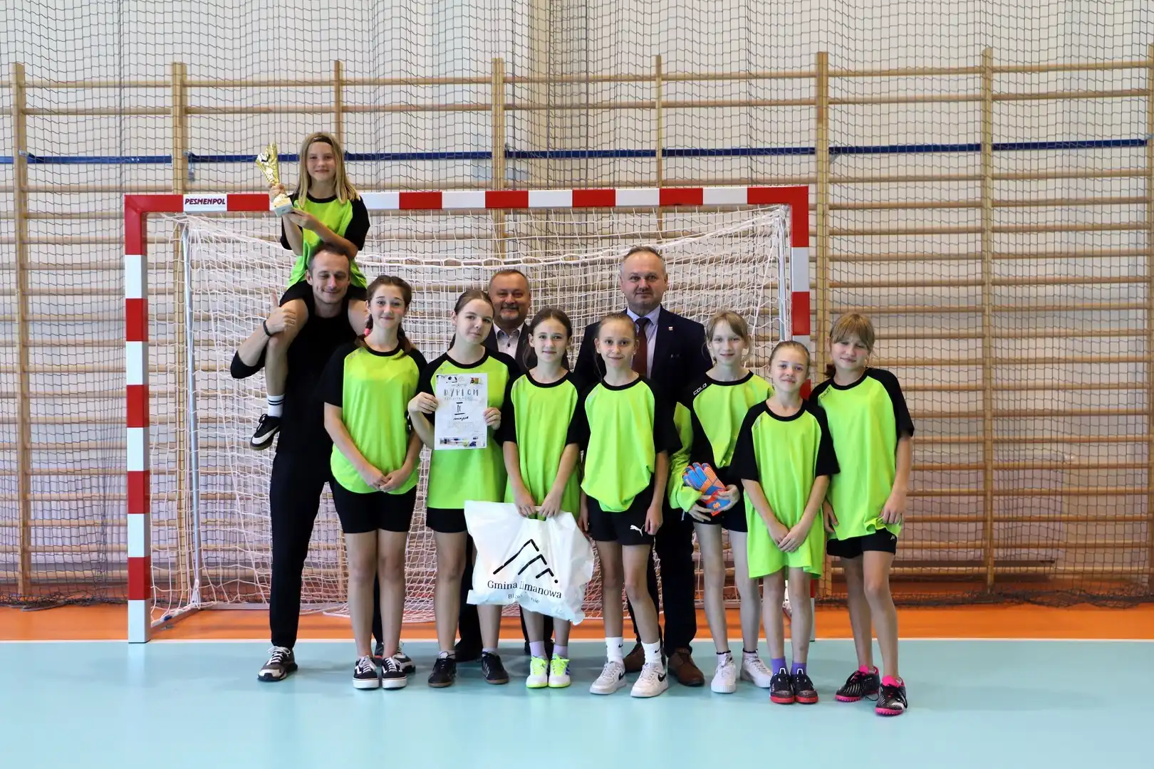 Mistrzostwa Gminy Limanowa w Halowej Piłce Nożnej Dziewcząt. Triumf SP Kłodne