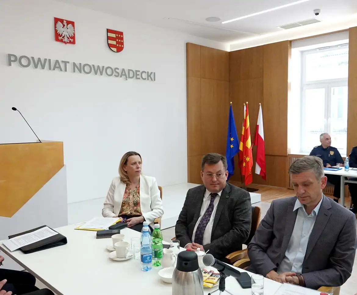 Posiedzenie Powiatowego Zespołu Zarządzania Kryzysowego. Dyskutowano o bezpieczeństwie podczas wakacji