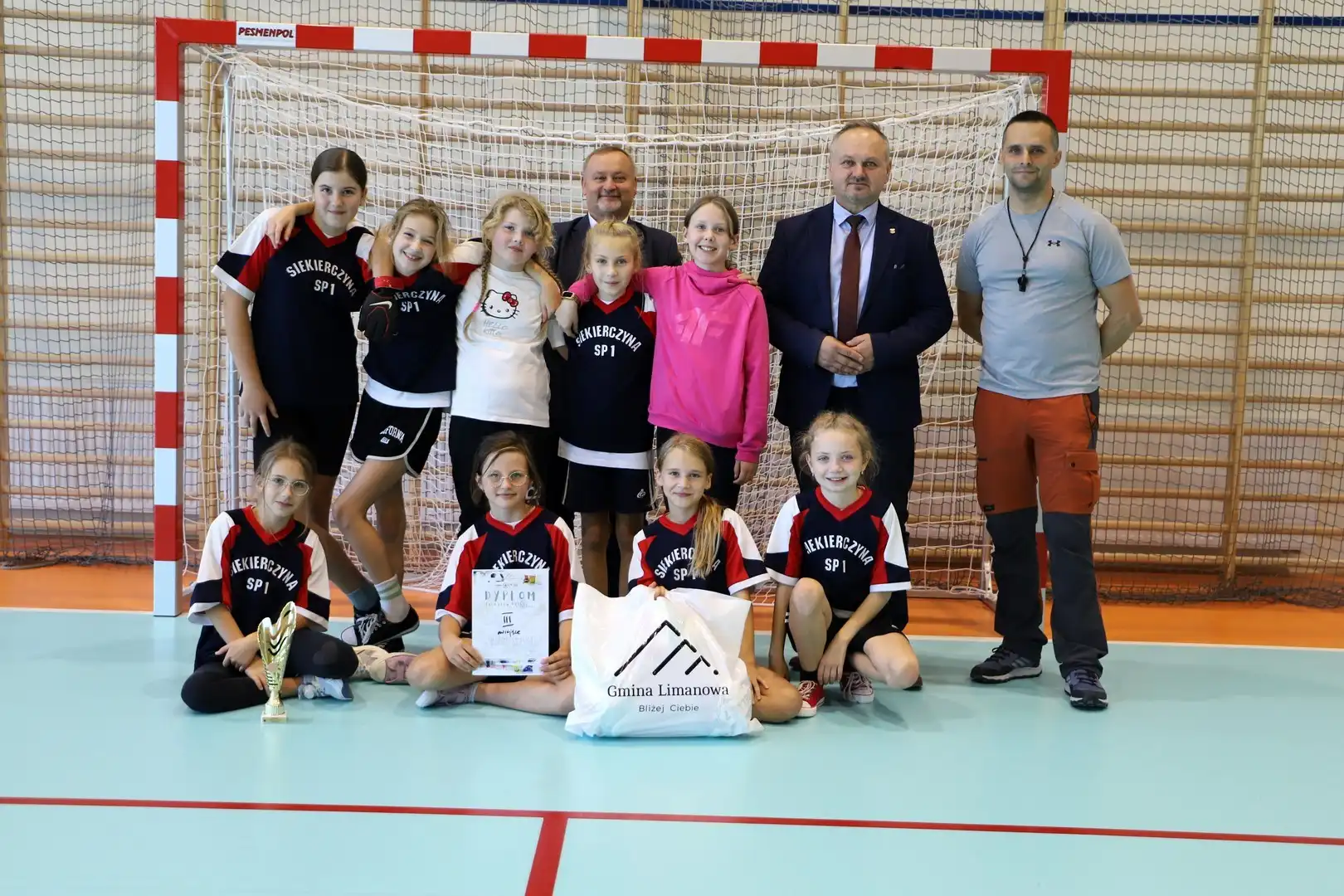 Mistrzostwa Gminy Limanowa w Halowej Piłce Nożnej Dziewcząt. Triumf SP Kłodne