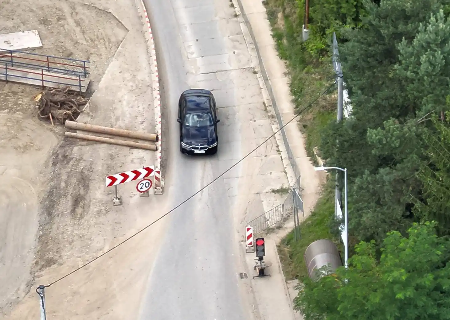 Oko policyjnego drona bezlitośnie wyłapuje piratów drogowych