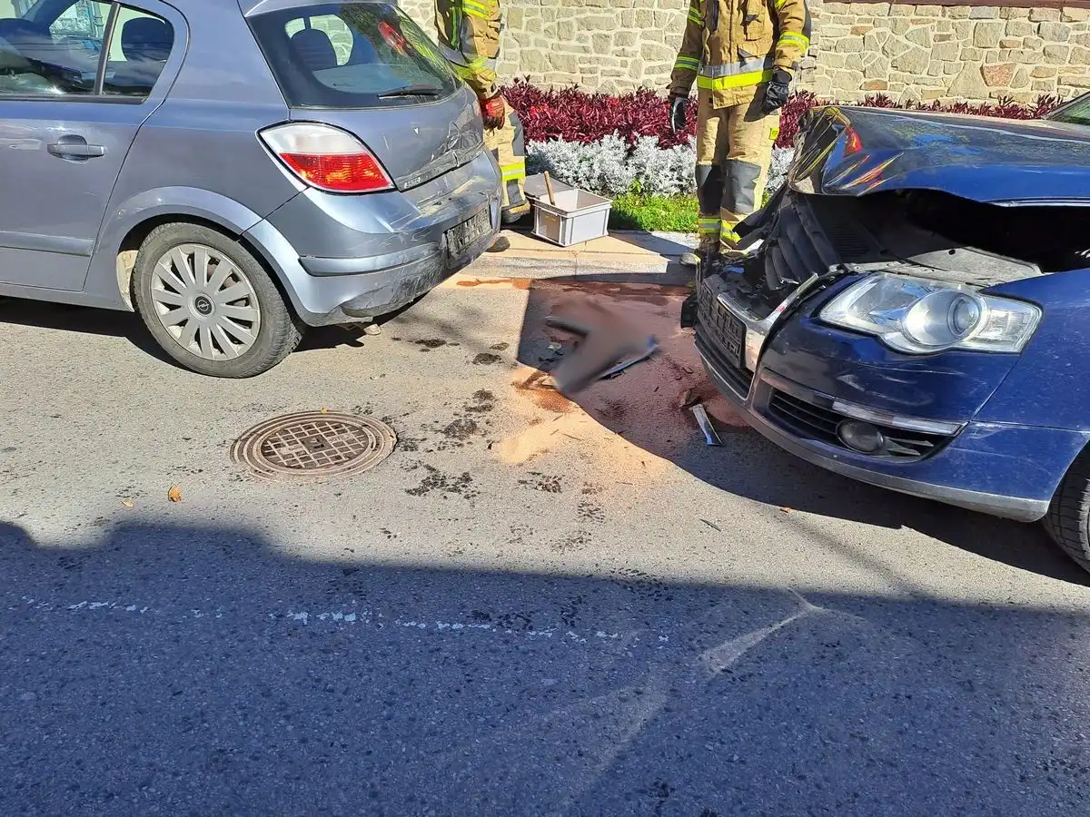 Wypadek w Starym Sączu. Zderzyły się dwa samochody osobowe