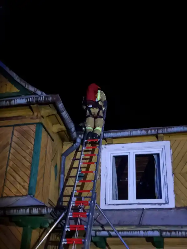 Pożar w budynku jednorodzinnym w Mochnaczce Wyżnej