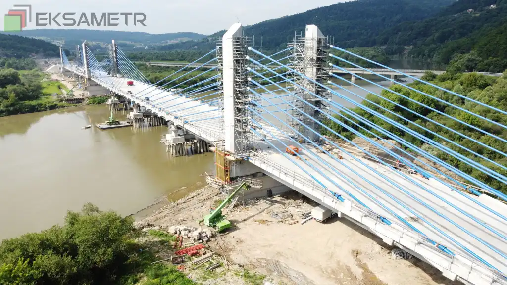 Postępują prace przy budowie mostu w Kurowie. Ich zaawansowanie wynosi już 89%