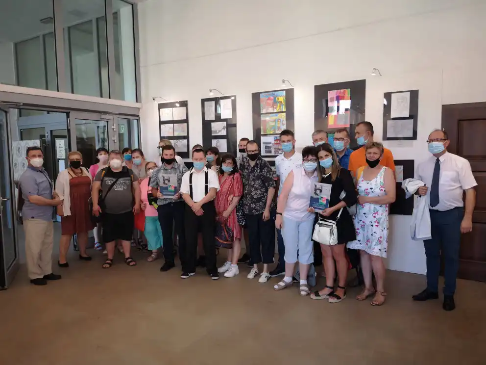 Międzynarodowa wystawa prac inspirowanych twórczością Nikifora i Violi Berki w Miasteczku Galicyjskim