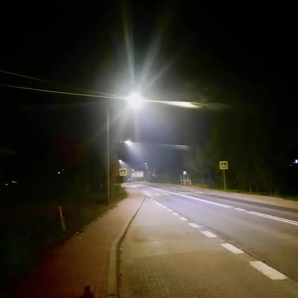 Jaśniej i oszczędniej. Krynica-Zdrój wymienia lampy uliczne na energooszczędne LED-y