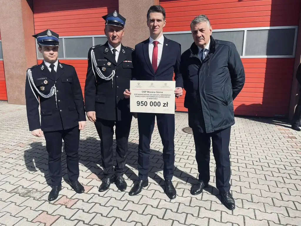 Jednostki OSP z powiatów nowotarskiego, limanowskiego i tatrzańskiego z dofinansowaniem na zakup pojazdów ratowniczo-gaśniczych