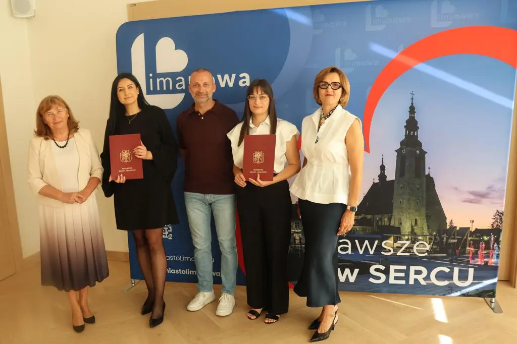 Nowi nauczyciele mianowani w Limanowej. Akty odebrali w Urzędzie Miasta