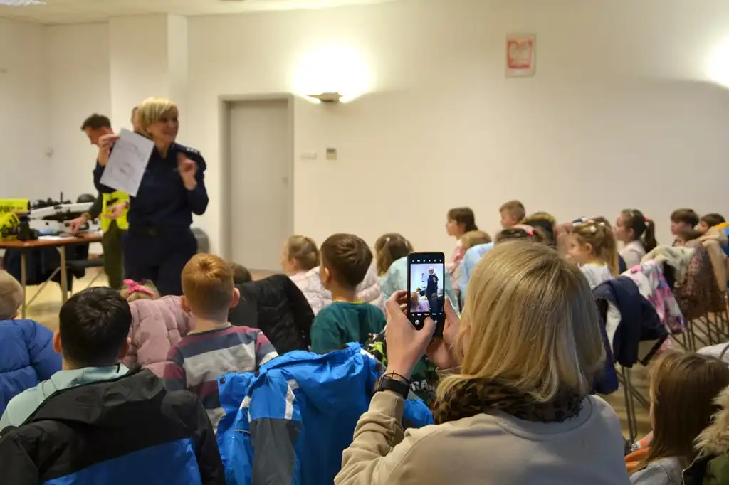 Mali goście z wizytą w Komendzie Miejskiej Policji w Nowym Sączu