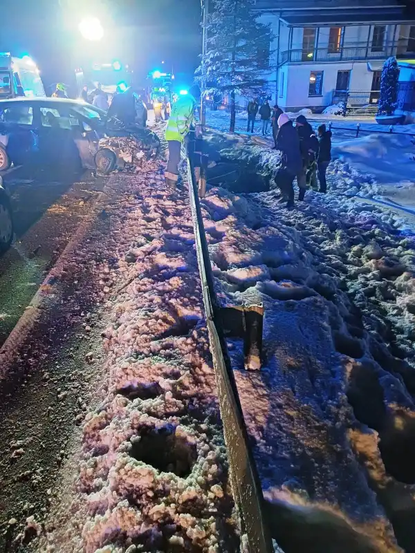 Wypadek w Siołkowej. Zderzyły się trzy samochody osobowe